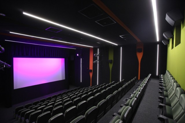 Z dniem 6 czerwca (sobota) Kino Elektrownia w Mazowieckim Centrum Sztuki Współczesnej przy ulicy Kopernika 1 wznawia działalność i zaprasza na ciekawe filmy.