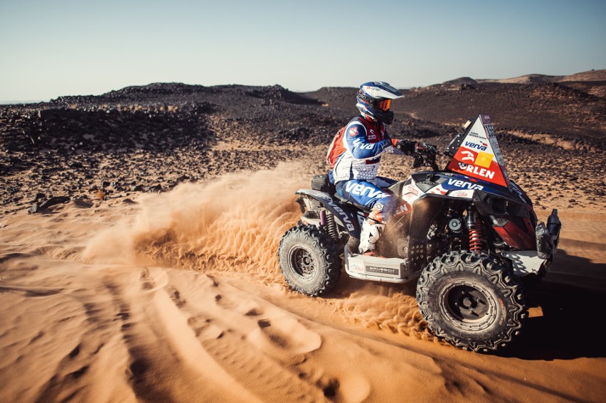 Maciej Giemza zajął 11. miejsce na trzecim etapie Rajdu Dakar w Arabii Saudyjskiej [ZDJĘCIA]