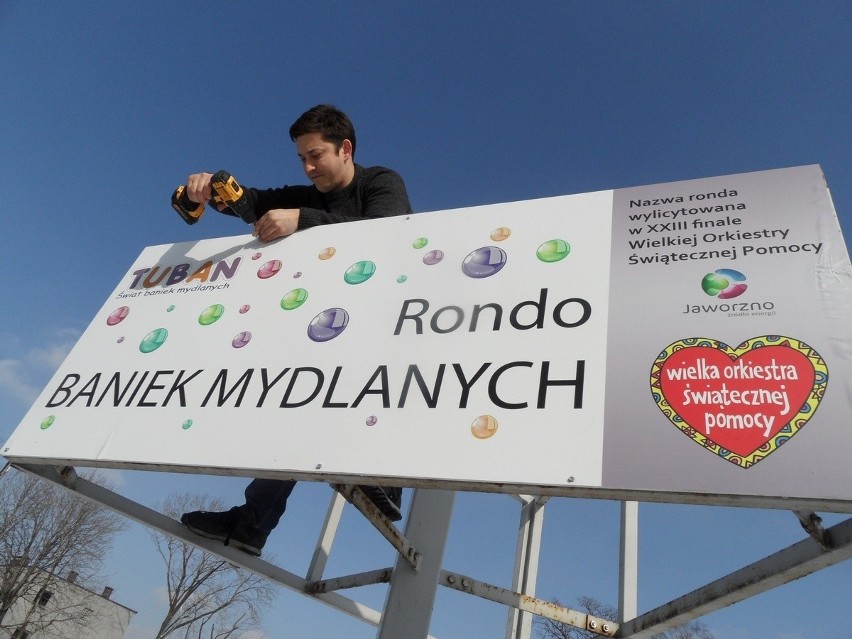 Rondo WOŚP Jaworzno. Zmiana nazwy na rondo Baniek Mydlanych [ZDJĘCIA]