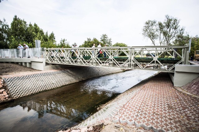Most na rzece Mlecznej w radomskim Krzewieniu jest już gotowy.