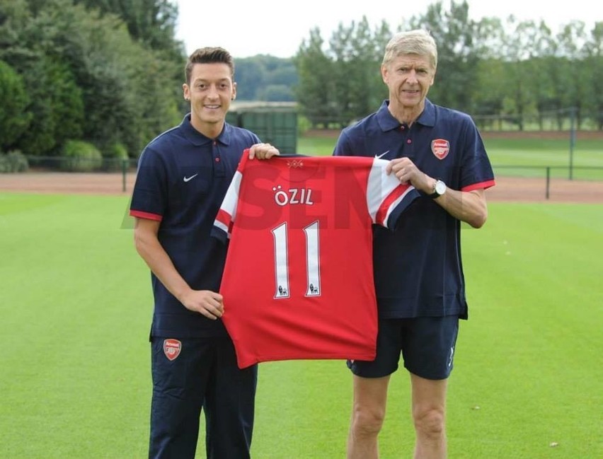 Mesut Oezil został zaprezentowany jako piłkarz Arsenalu