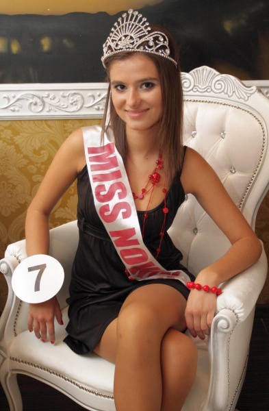 Wybory Miss Nowin 2010Wybraliśmy Miss Nowin 2010. Najpiekniejsza okazala sie Olga Kojro z Lancuta.
