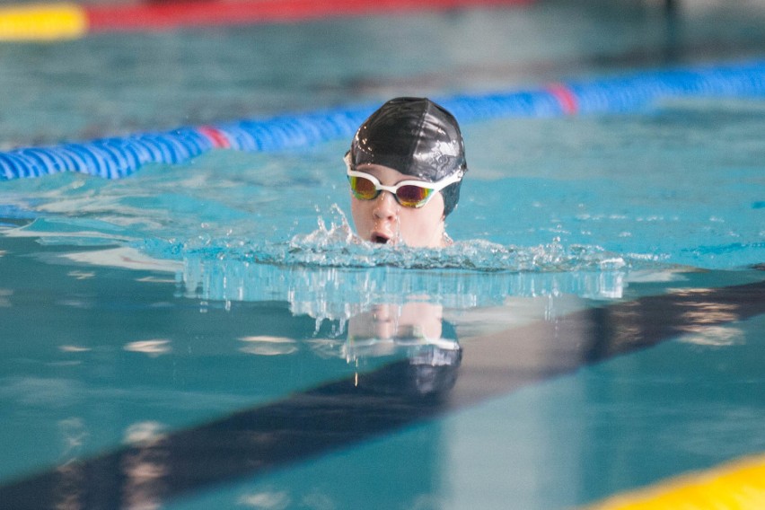 Pływanie: Startowali po raz pierwszy i poradzili sobie ze stresem