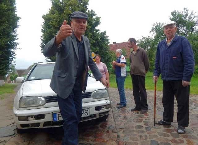 Mieszkańcy Chlebowa od lat próbują wywalczyć remont drogi wojewódzkiej, prowadzącej przez ich miejscowość.