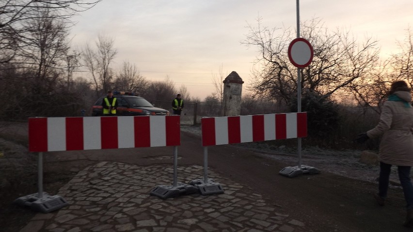 Straż miejska nie wpuszcza do Wrocławia. Kierowcy są zdezorientowani [ZDJĘCIA]
