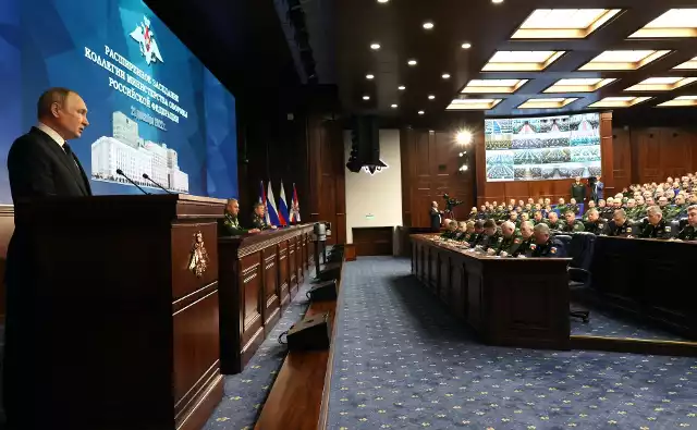 Putin na posiedzeniu kierownictwa Sił Zbrojnych