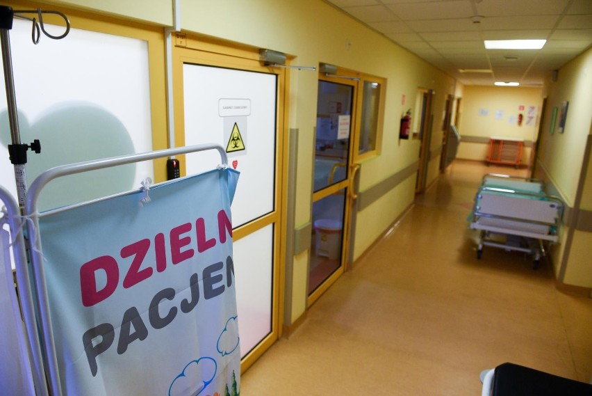 Brak odwiedzin w bydgoskim "dziecięcym". Szpital łamie prawa najmłodszych pacjentów? Rzecznik Praw Dziecka odpowiada