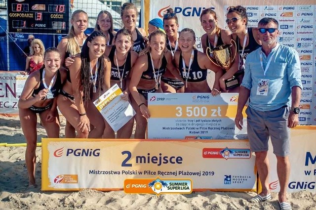 Za drugie miejsce w rozgrywkach PGNiG Summer Superligi piłkarki ręczne drużyny BHT Pyrki Poznań otrzymały czek na 3,5 tys. zł
