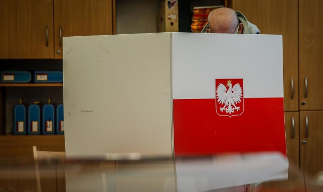 375 kandydatów ubiegało się o mandat radnego sejmiku województwa kujawsko-pomorskiego w wyborach samorządowych.
