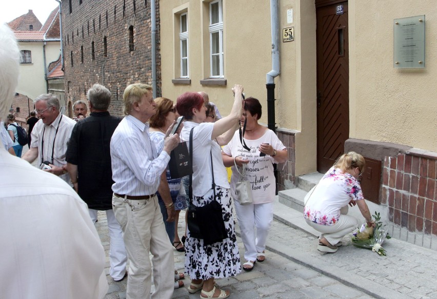 W poniedziałkowe południe odsłonięto pamiątkową tablicę na...