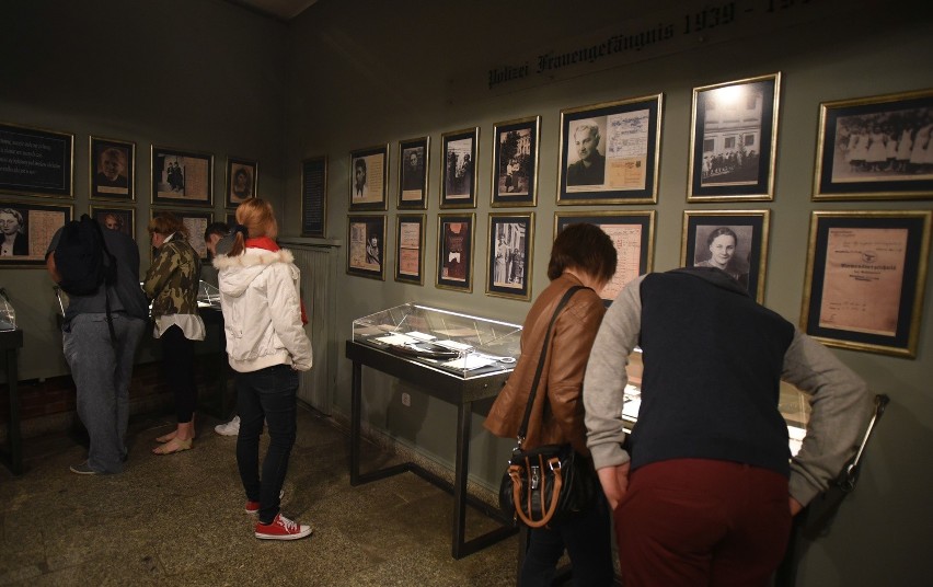 Rekordowa liczba zwiedzających nocą więzienie w Muzeum Tradycji Niepodległościowych [zdjęcia]