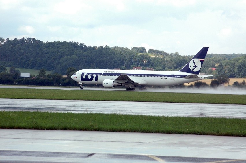 19.07 2008 krakow balice boeing 767..start pasazerskiego...