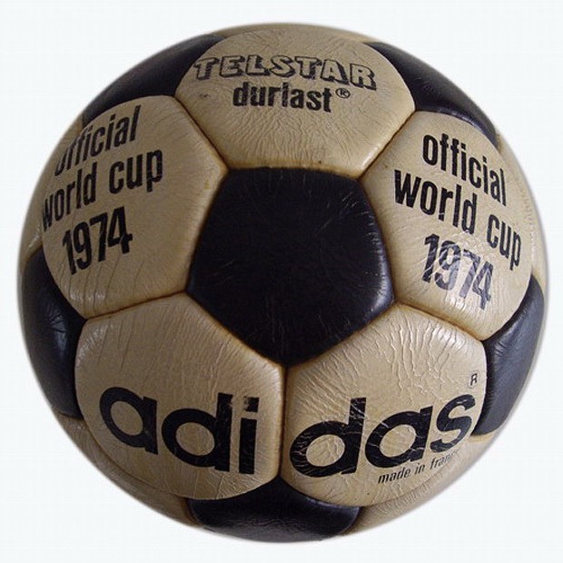 Adidas Telstar durlast - Mistrzostwa Świata 1974 (Niemcy)....