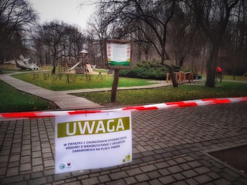 W czwartek w Katowicach pojawiły się już tablice z zakazem...