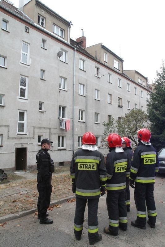 Wrocław: Wybuch pieca w bloku na Mieleckiej. Trzy osoby są ranne. W tym dziecko