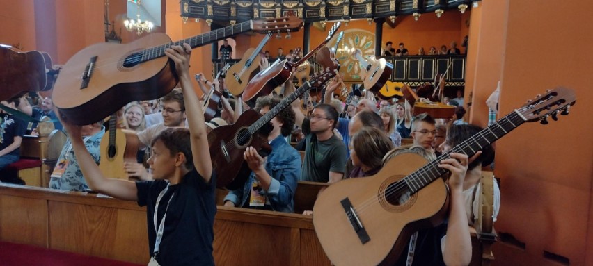 Koncert "800 instrumentów na 800- lecie Zielonej Góry"...