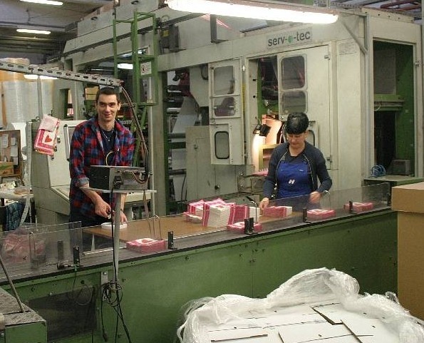 W Hanke Tissue produkowane są chusteczki, papier toaletowy, ręczniki białe i kolorowe, z nadrukiem wzorów na życzenie klienta (fot. Jakub Pikulik)