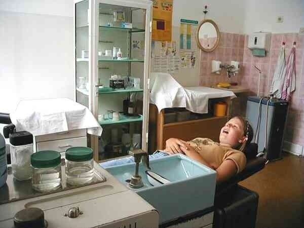 Gabinet stomatologiczny w gimnazjum przy ul. Mickiewicza nie przyjmował uczniów od stycznia tego roku.