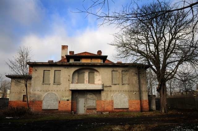 Budynki dawnej  fabryki przy ul. Batoregoi są zabezpieczone i w dość dobrym stanie