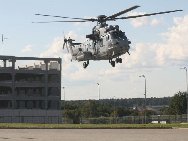 W czwartek około godziny 17 w Targach Kielce wylądował francuski helikopter  EC725 Caracal z Airbus Helicopter - jeden ze śmigłowców biorących udział w przetargu na dostawę dla polskich Sił Zbrojnych. Jest on jedną z pięciu takich maszyn, które prezentowane będą na targach zbrojnych.