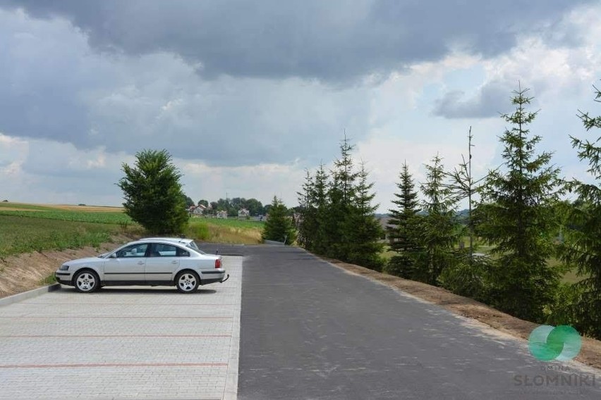 W gminie Słomniki powstało sześć nowych parkingów, a na nich...