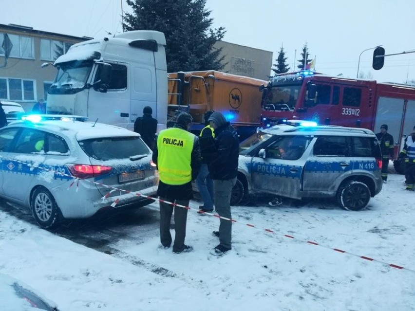 Śmiertelny wypadek w Trąbkach Wielkich. Samochód ciężarowy potrącił 8-letnią  dziewczynkę