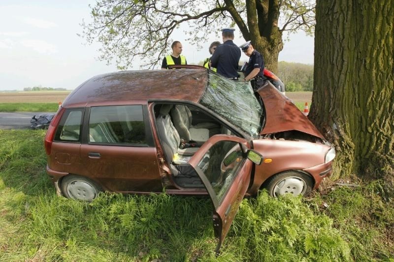 Śmiertelny wypadek na drodze Wrocław - Kąty Wrocławskie (ZDJĘCIA)