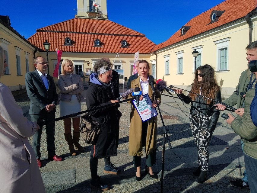 Radna KO Jowita Chudzik promuje projekt, na który można...