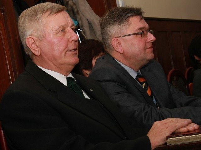 Tadeusz Dubicki (z lewej) i Leszek Rybka współpracowali ze sobą od dwóch lat. Dziś burmistrz zwolnił zastępcę.
