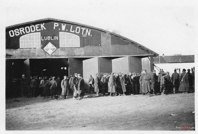 Wrzesień 1939 , Lotnisko Lubelskiego Klubu Lotniczego (LKL) w Bronowicach po zajęciu przez wojska niemieckie.