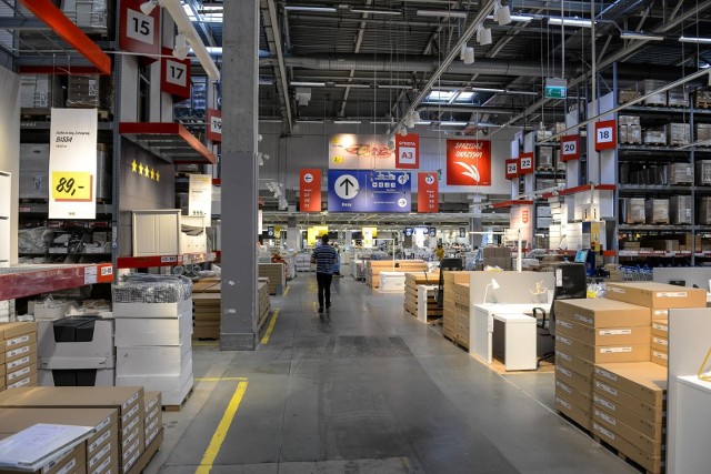 Lustro z IKEI jst wadliwe i może być niebezpieczne. IKEA ostrzega klientów: "Przestańcie go używać" i ogłasza akcję naprawczą