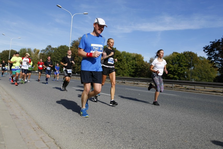 Uczestnicy Maratonu Warszawskiego 2018. Więcej zdjęć...