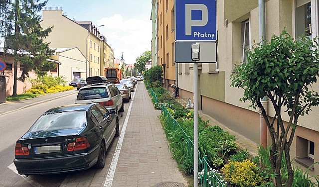 Ulicę Poniatowskiego włączono do płatnej strefy na wniosek okolicznych mieszkańców