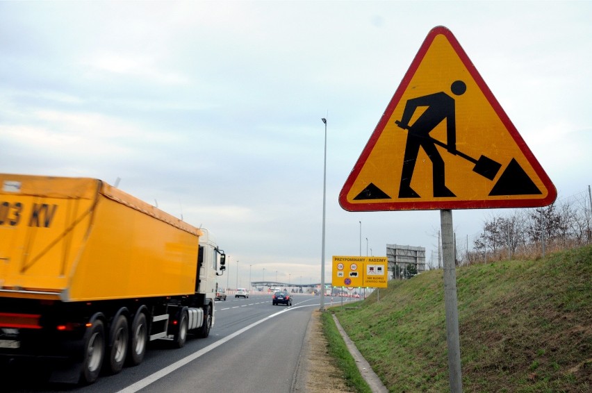 Balice. Uwaga, utrudnienia na autostradzie. Trwają nocne prace