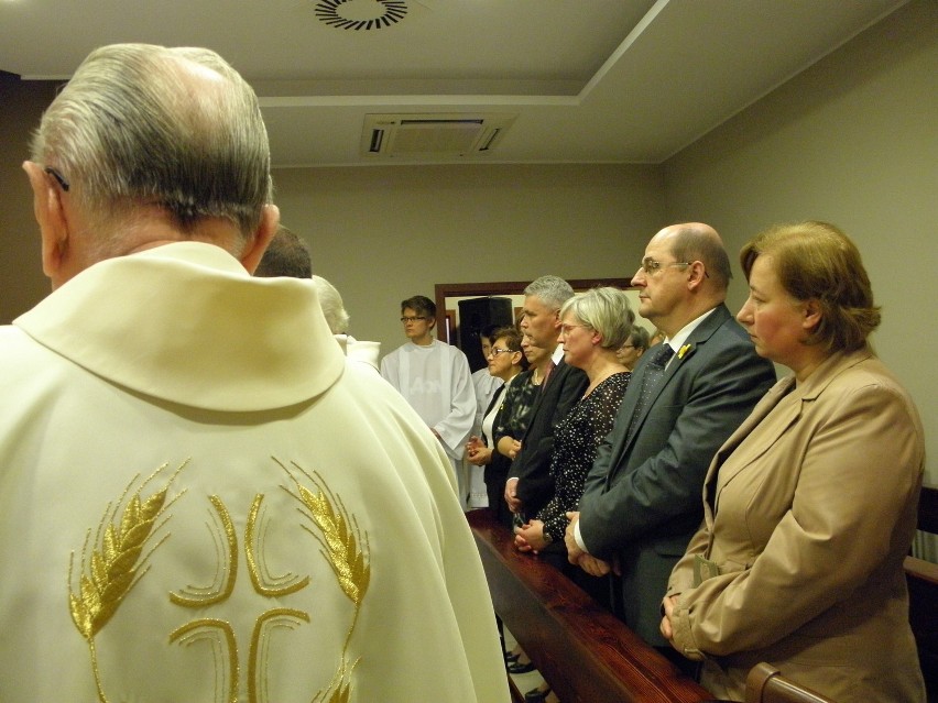 Arcybiskup Damian Zimoń wprowadził relikwie Jana Pawła II