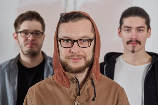 W Centrum Kultury - jazzPaweł Kaczmarczyk Audiofeeling Trio i Mr Krime współpracujący przy projekcie „Vars & Kaper -DeconstructiON” to dowód na to, że odległe nurty muzyczne razem mogą tworzyć harmonijną całość. W tym wypadku będzie to jazz, hip-hop, muzyka tradycyjna i muzyka filmowa Henryka Warsa i Bronisława Kapera. Piątek, wirydarz Centrum Kultury, ul. Peowiaków 12, godz. 21.00, bilety 20 - 25 zł