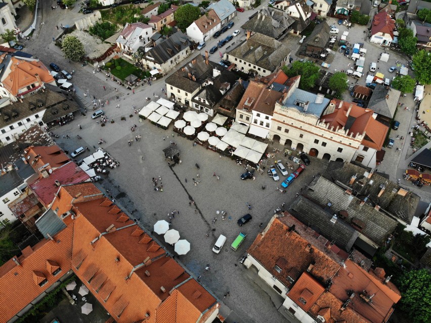 Kazimierz Dolny i Janowiec. Latamy dronem nad turystycznymi perełkami regionu (ZDJĘCIA Z DRONA)