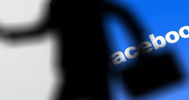 Afera Cambridge Analytica mocno uderzyła w wiarygodność facebooka... i w jego akcje