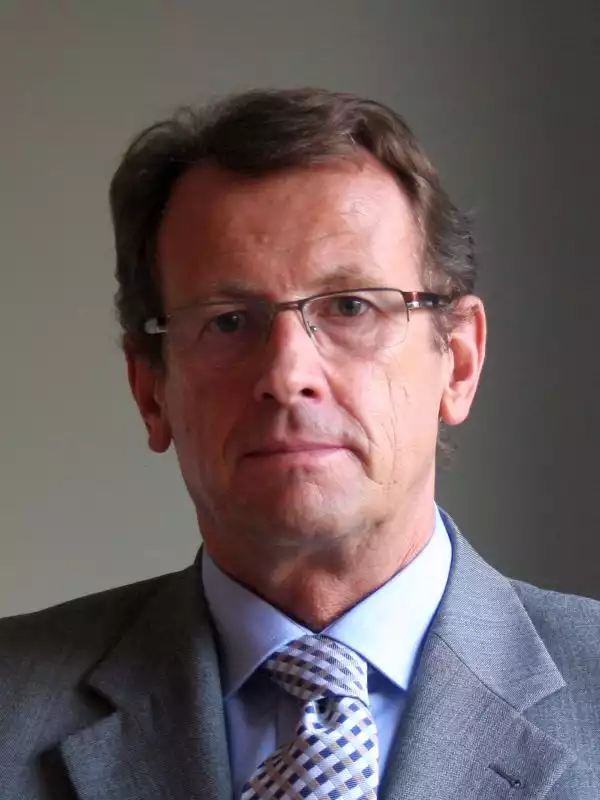 Dr Jacek Pokładecki, politolog UAM