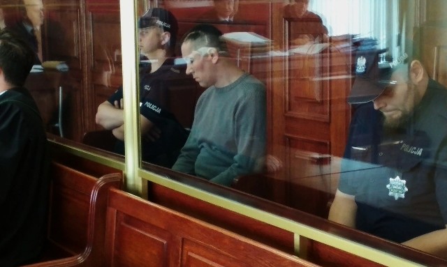 Wojciech P. został skazany za pobicie swojej matki i wrzucenie jej do przydomowej studni. Kobieta zmarła. Przejdź do kolejnego zdjęcia --->