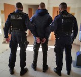 Motorowerem jechał pod „prąd”. Policjanci znaleźli przy nim narkotyki