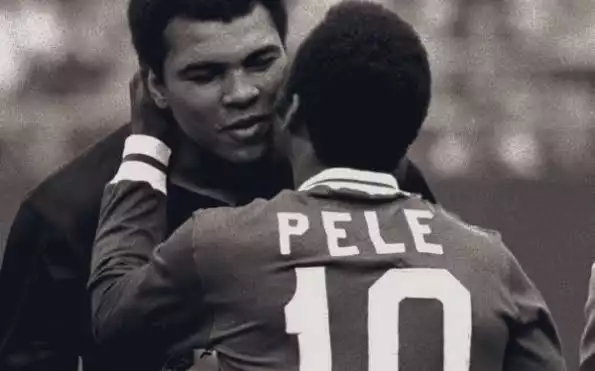Dwie legendy światowego sportu – bokser Muhammad Ali i piłkarz Pele