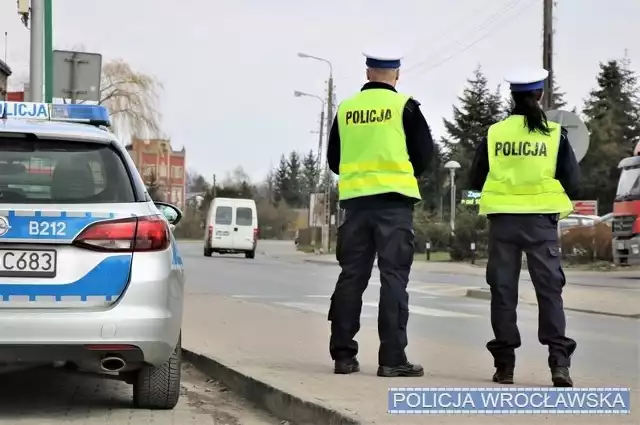 Na drodze DK94 w Marcinkowicach osobówka zderzyła się z ciężąrówką. Zdjęcie ilustracyjne.