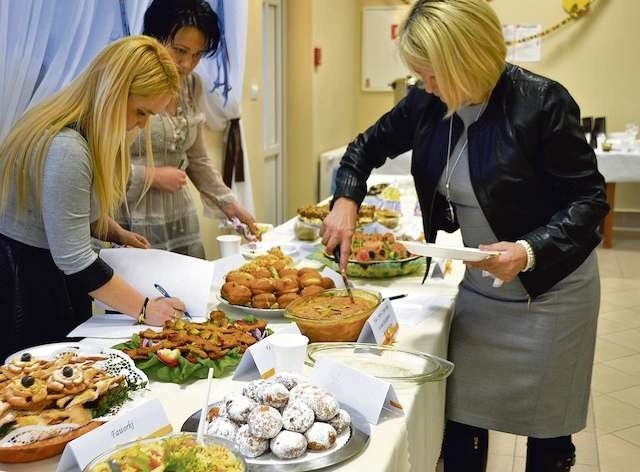 Komisja konkursowa  podczas festiwalu smaku- tym razem Dnia Faworka - nie miała łatwego zadania, by wyłonić zwycięzców. Dania pięknie wyglądały i jeszcze lepiej smakowały. Wyłoniono także najlepsze trunki w postaci nalewek