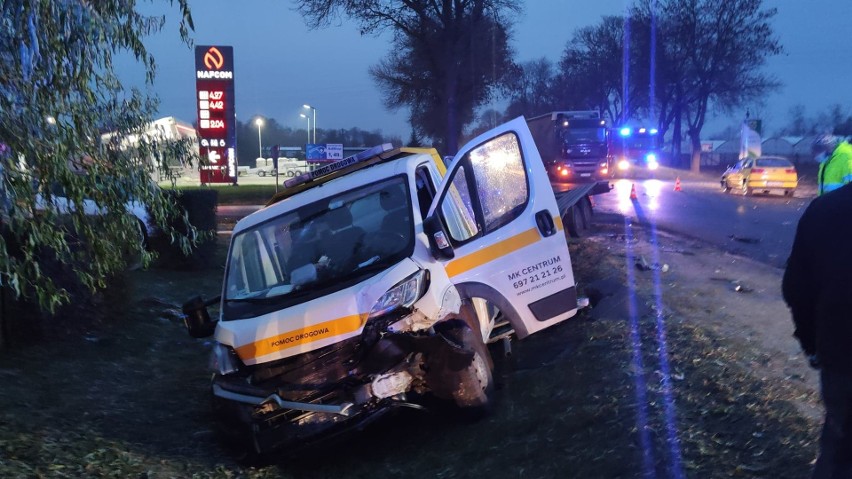 Wypadek na granicy Piotrkowa i Twardosławic koło wiaduktu...