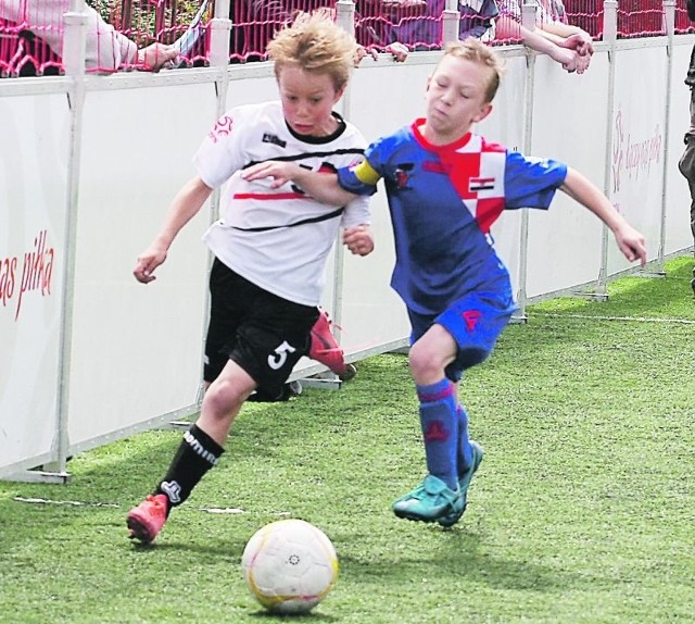 W niezwykle zaciętym finale Niemcy z Frankfurtu nad Odrą (białe koszulki) pokonali 2:1 kostrzynian. Ci ostatni przyjęli na czas zawodów barwy Chorwacji.