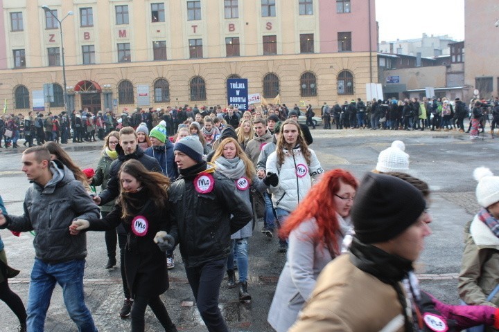 Pół tysiąca par zatańczyło poloneza w Zabrzu