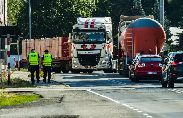 W okolicach Brzozy żyłoby się jak w raju... no może gdyby nie korki pod szlabanem