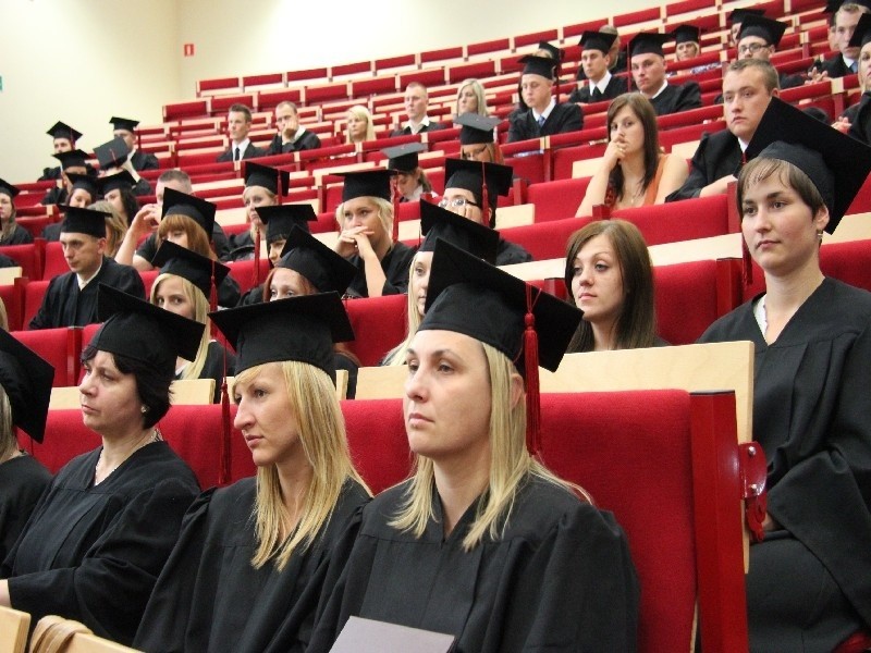 Wszystko dla tego, że po trzech latach nauki studenci...