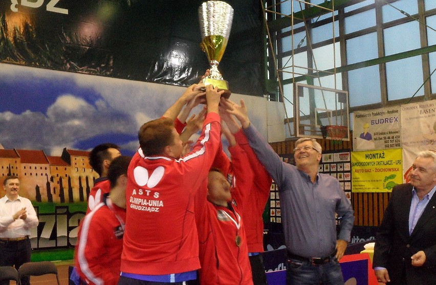 Puchar i złoto drużynowych mistrzostw Polski zdobyła...